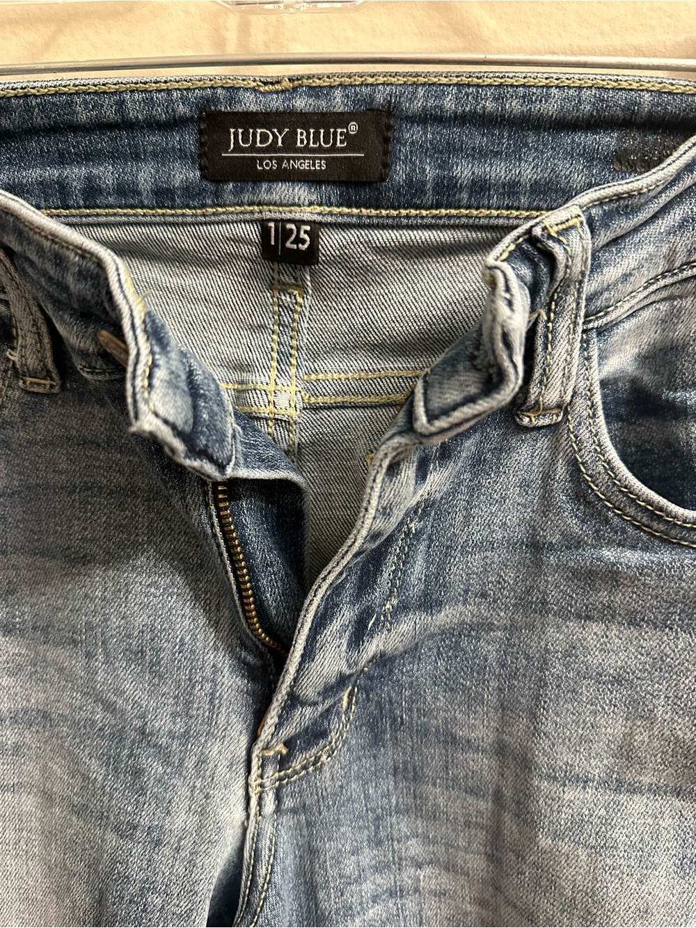 #304 Judy Blue Women’s Slim Light Blue Wash Jeans